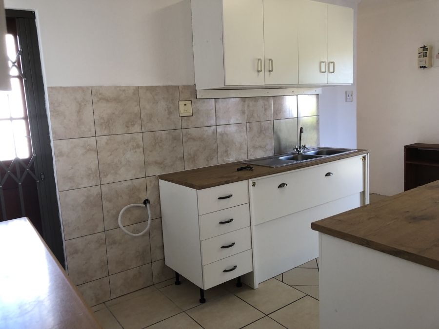 To Let 2 Bedroom Property for Rent in Muizenberg Western Cape
